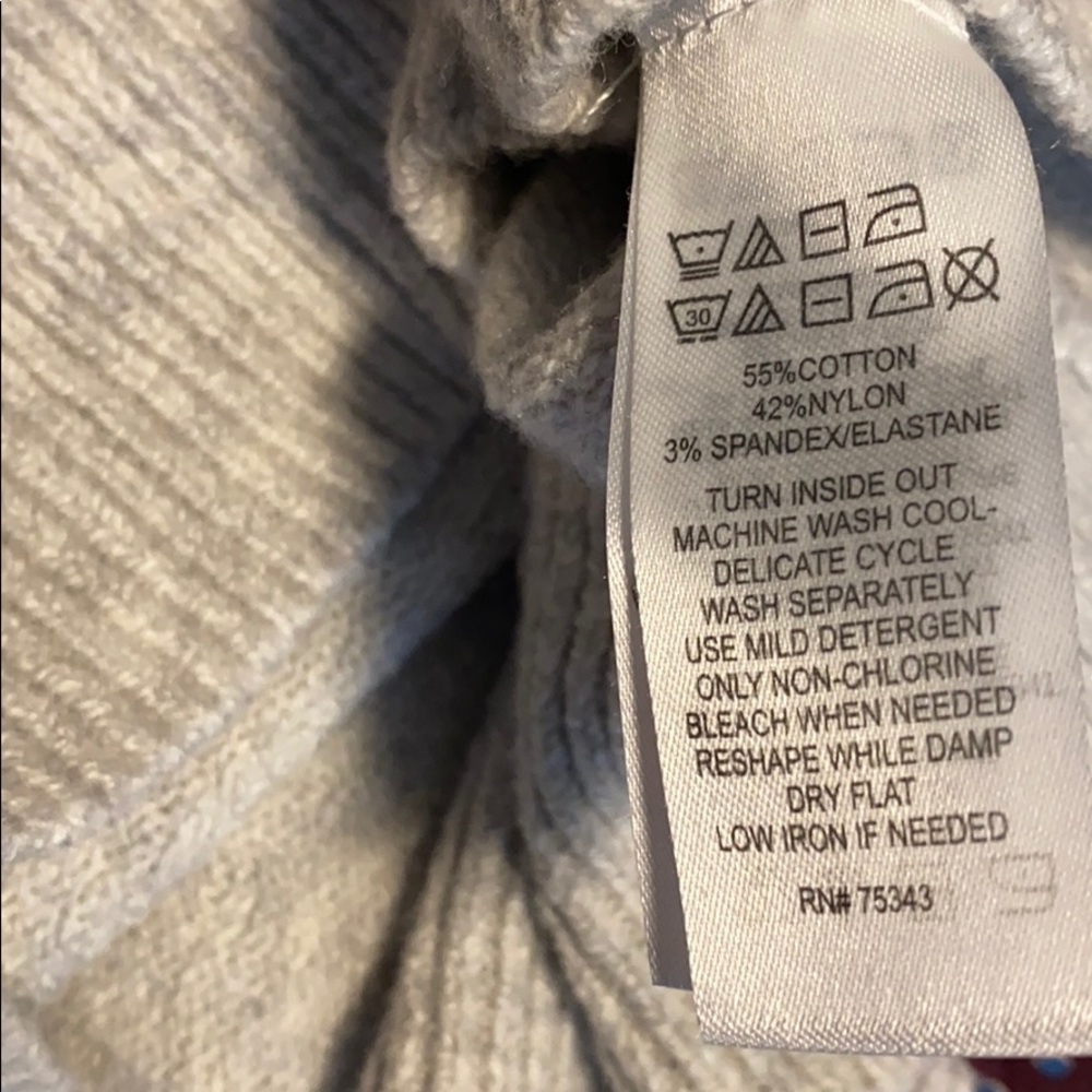 Shrinking violet Sweater - Picture 4 of 4